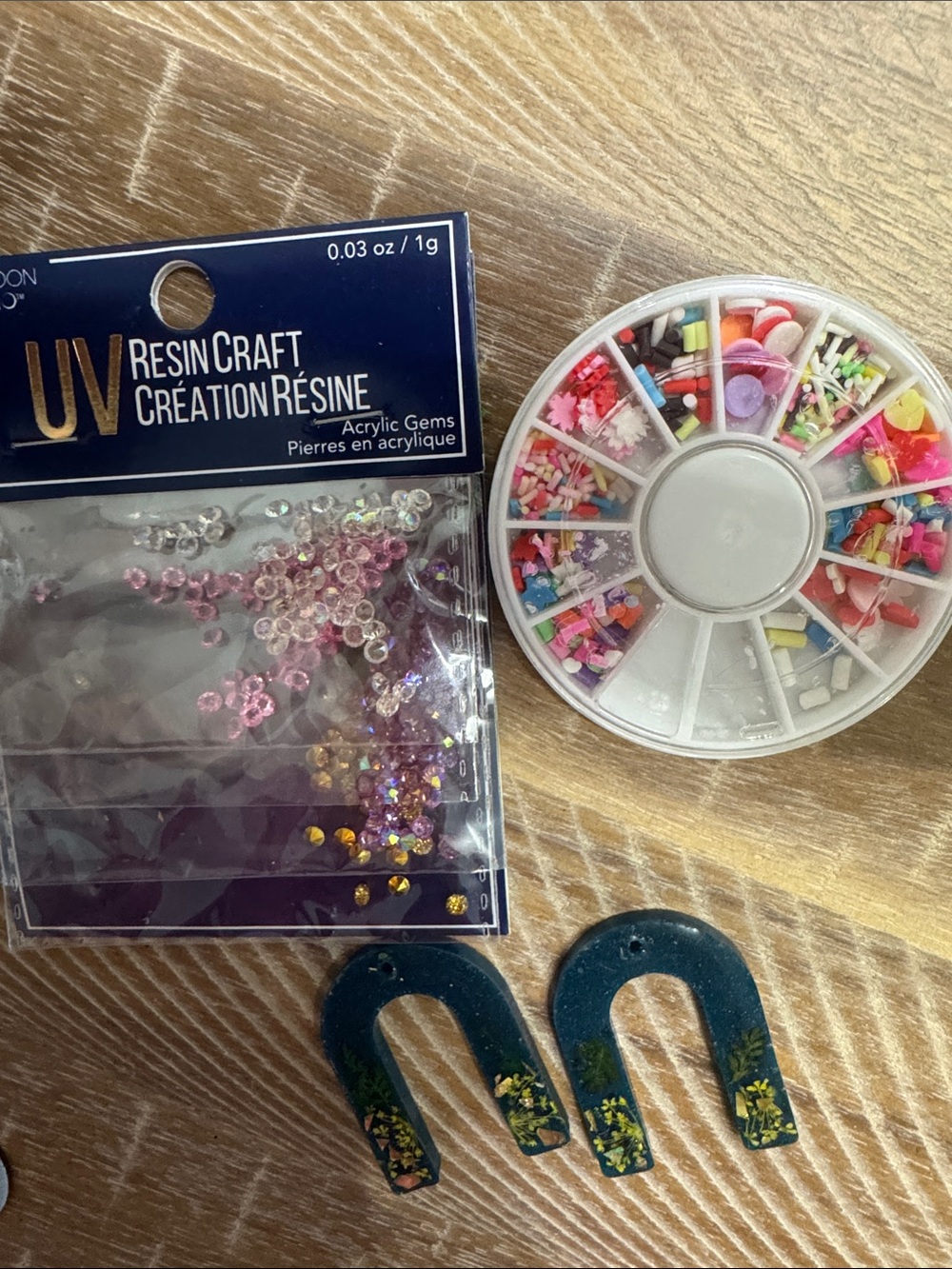 RESIN CRAFT SUPPLIES- Acrylic Gems & charms